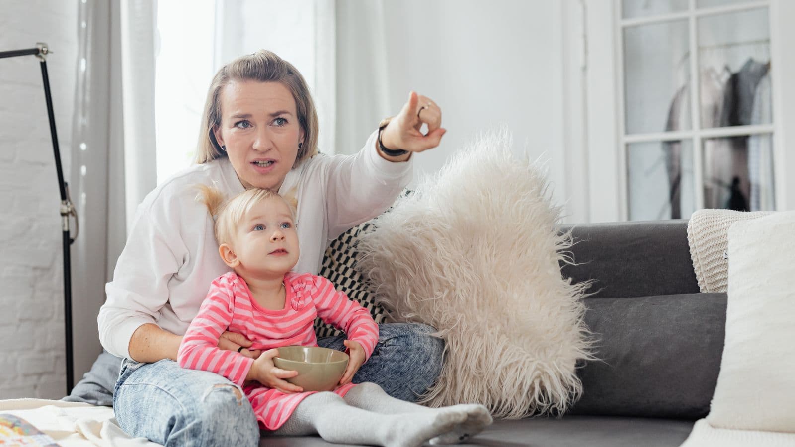 Ab wann dürfen Kinder fernsehen? Warum sich Warten lohnt